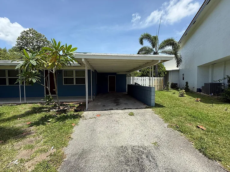 2957 NW 6th Ave — Photo 14