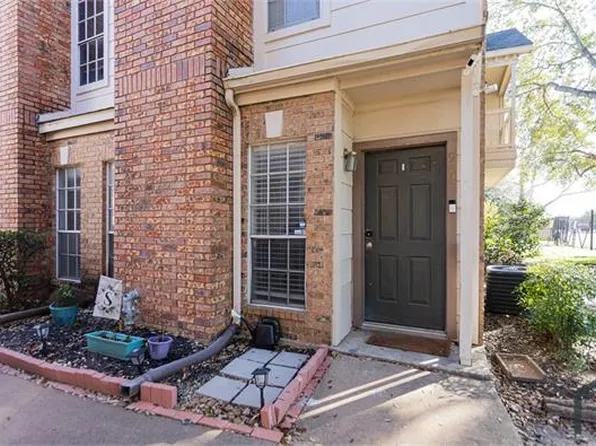 2626 Holly Hall St APT 902, Houston, TX 77054