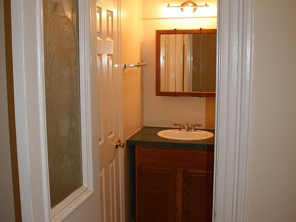 2nd image of 13 E Grace St #D
