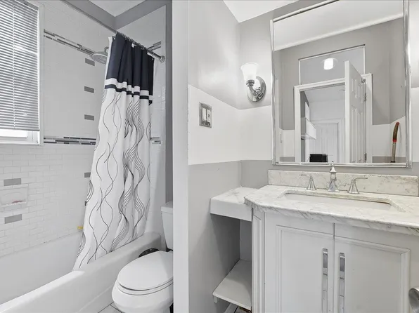 301 Ege Avenue image 14 of 16