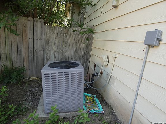 4th image of 8686 RIDGE MILE DR