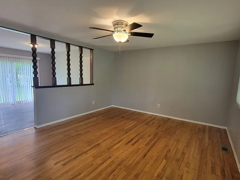 800 Laredo Ave — Photo 4