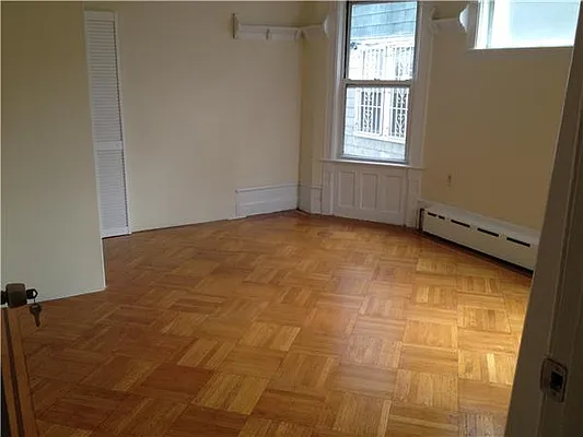 Rented by Lucien Perry | media 27