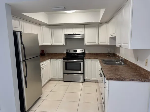 2519 Griffin Sq, West Palm Beach, FL 33406
