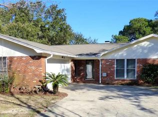 1318 Windsor Park Rd, Gulf Breeze, FL 32563