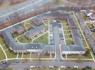 29 Parkway Vlg, Cranford, NJ 07016