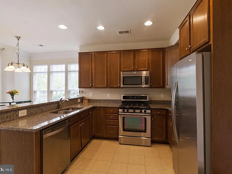 13528 Waterford Hills Blvd — Photo 14