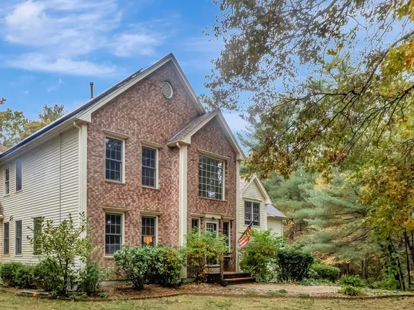 4 Stanley Rd, Norton, MA 02766