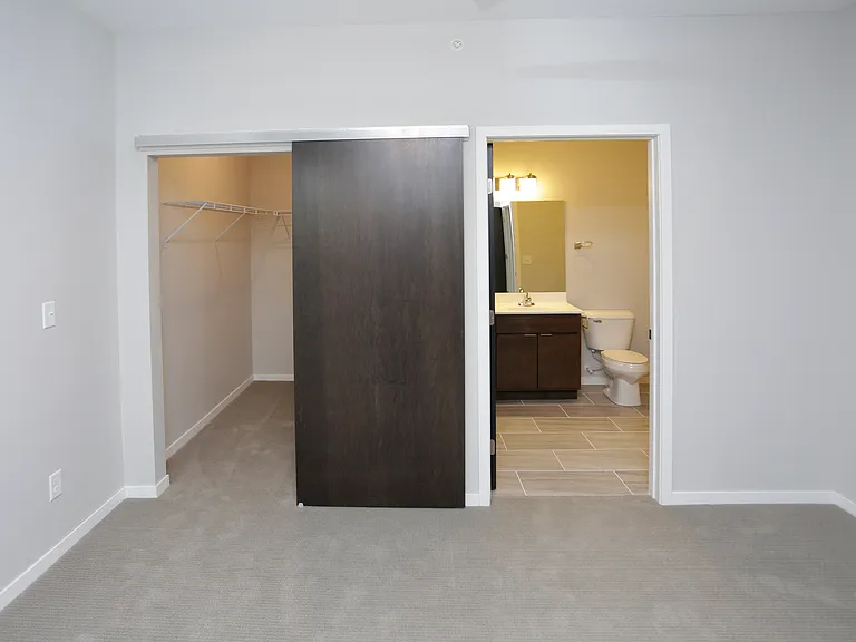 Uptown Apartments — Photo 15