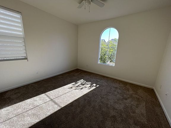 5th image of 2570 Huckleberry Cir