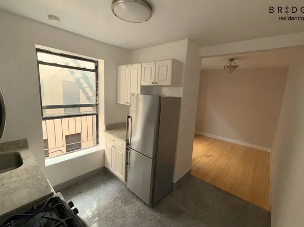 656 Saint Nicholas Avenue image 6 of 7