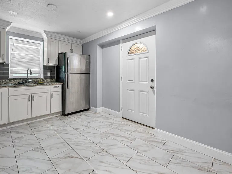 30 Mount Everett St #1R — Photo 4