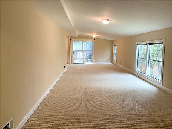 4th image of 3362 Griffin Ter SE