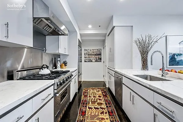 Sold by Sotheby's International Realty | media 4