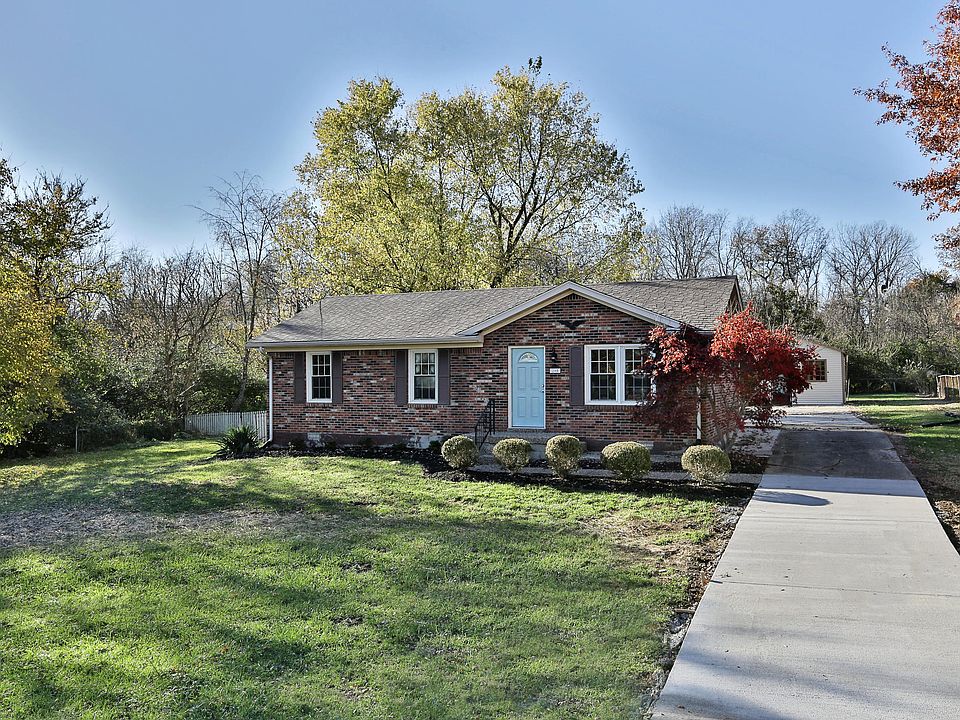1st image of 208 Aspen Way