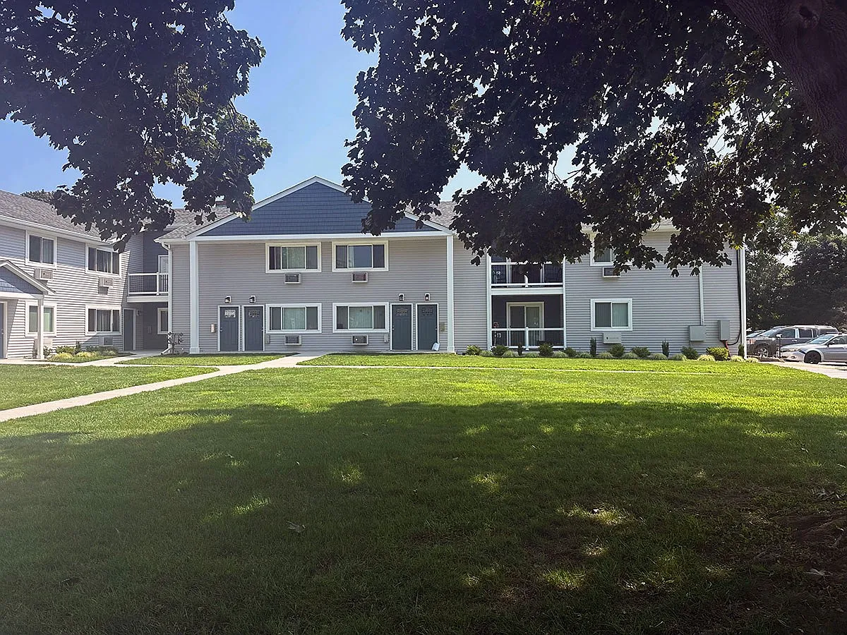 Brookwood at Sayville — Photo 2