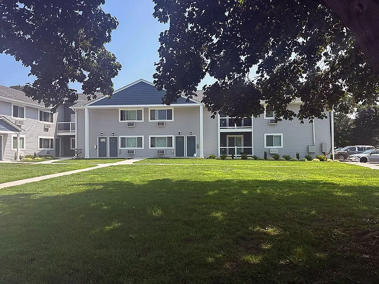 Brookwood at Sayville — Photo 2