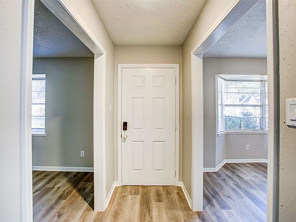 3rd image of 3235 Cherry Creek Dr