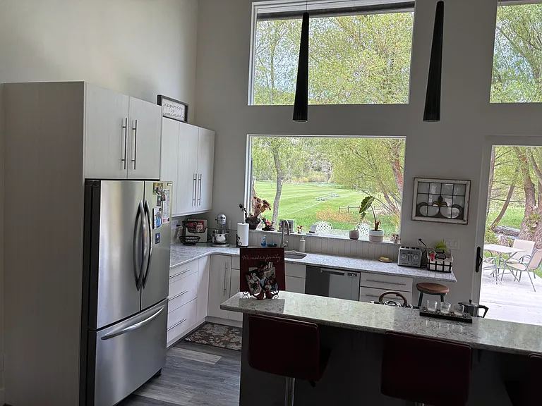 735 Pamela Ln — Photo 14