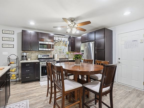 4th image of 18847 Greenbay Ave
