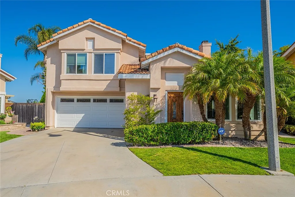 4 bed, 2.5 bath, 1687 sqft, $4,950 — Photo 1
