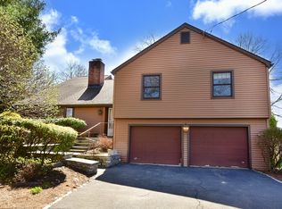 79 Pheasant Hill Dr, West Hartford, CT 06107