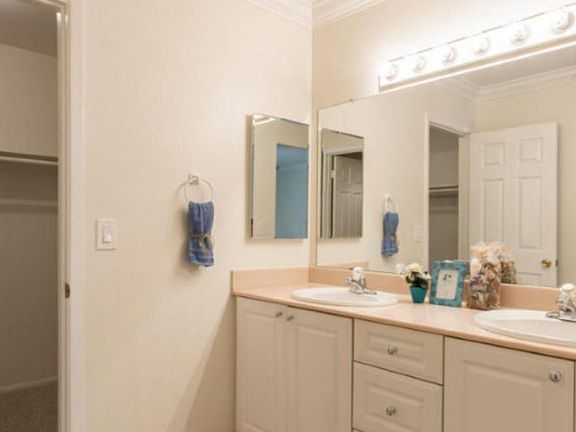 5th image of 6609 W Poinsettia Dr