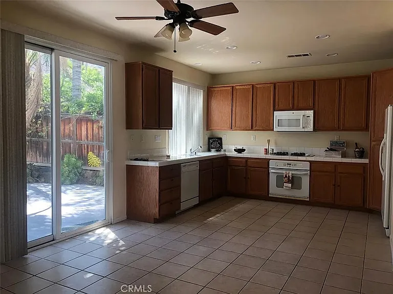 33365 Alagon St — Photo 3