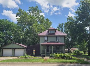 306 Market St, Eddyville, IA 52553