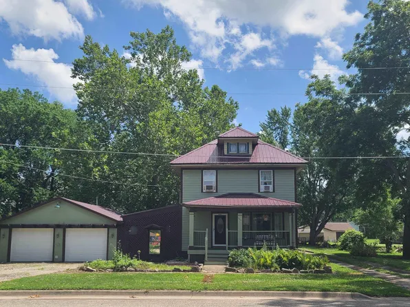 306 Market St, Eddyville, IA 52553