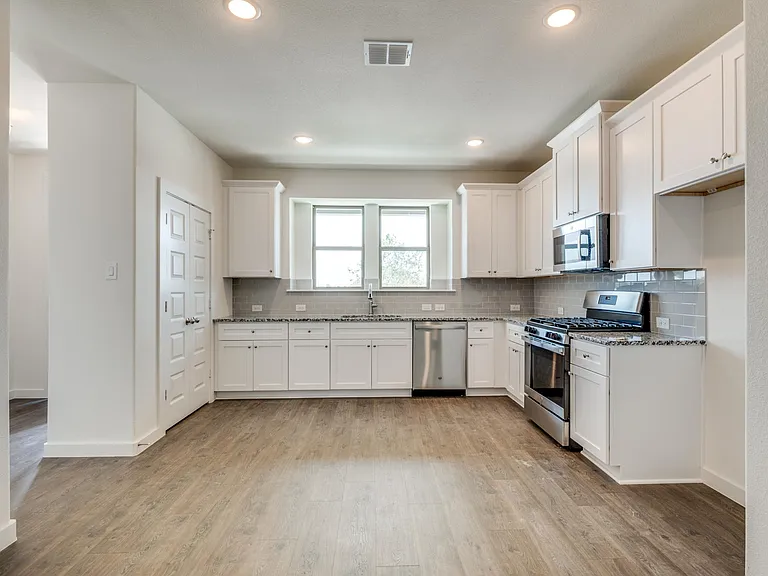4807 Alliance St — Photo 6