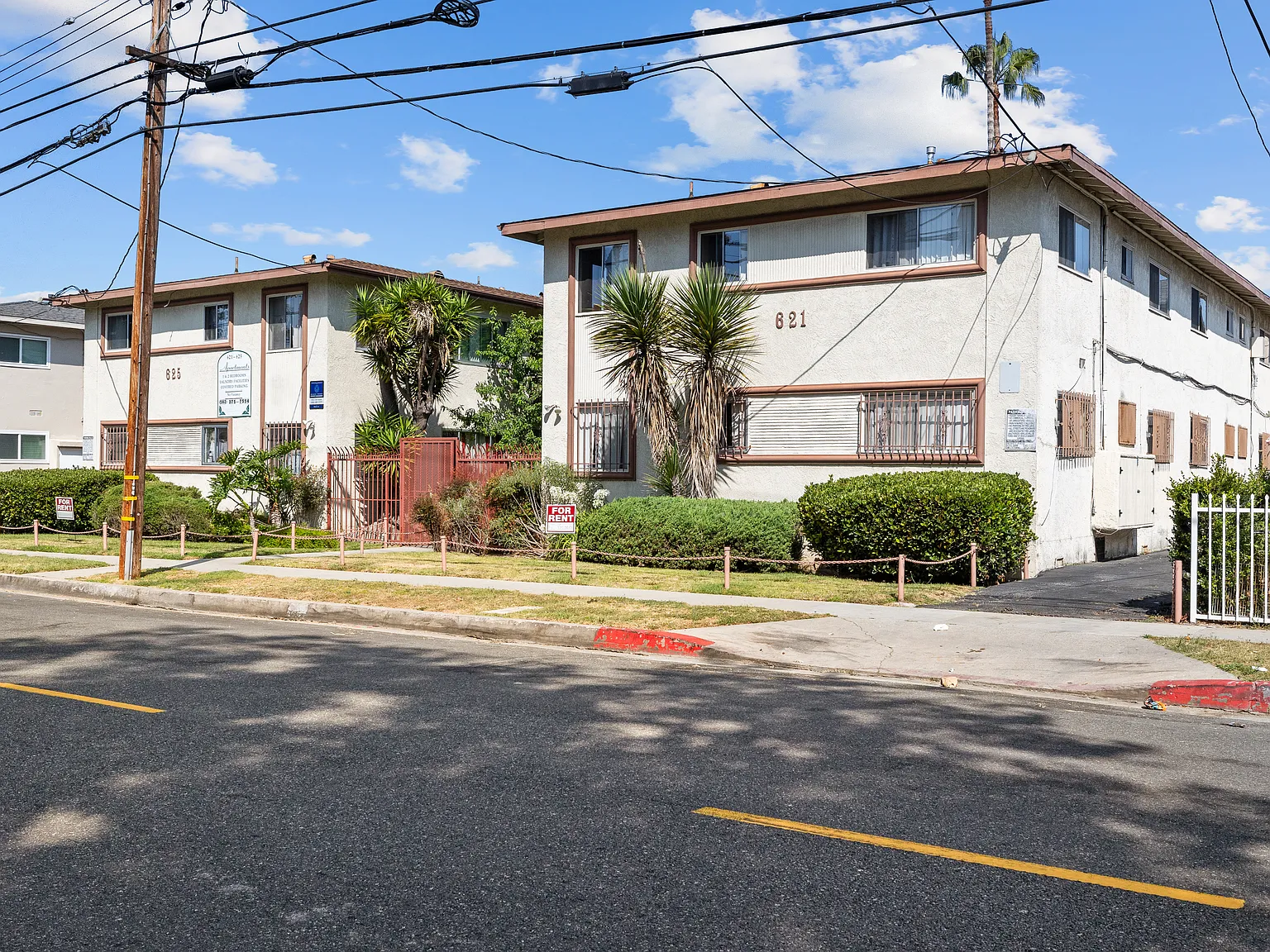 621-625 W. Hyde Park Blvd. — Photo 1