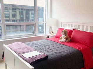 88 Scott St #1205, Toronto, ON M5E 0A9