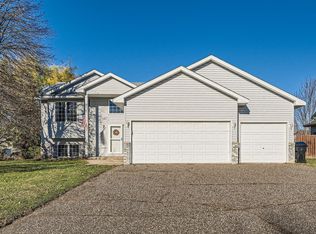 306 Dogwood St, Isanti, MN 55040