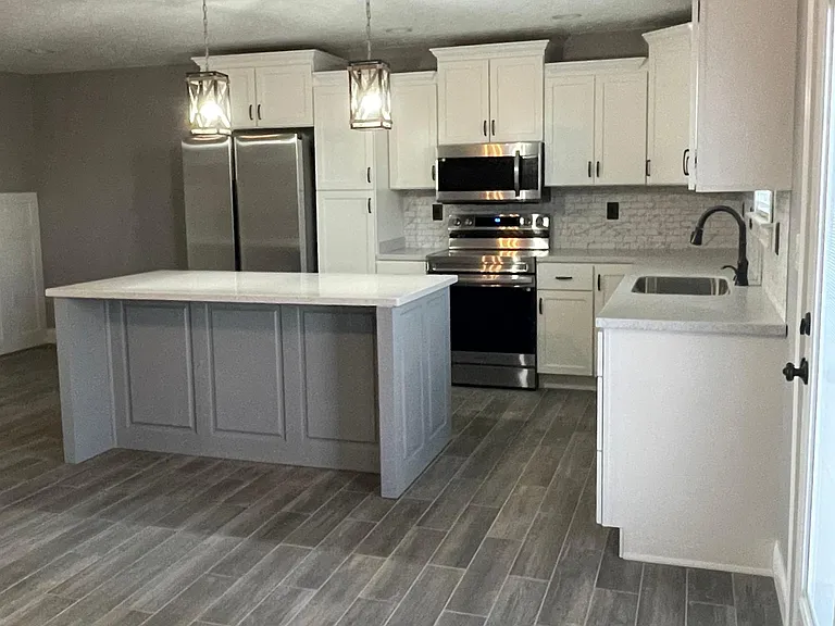 196 Rembrandt Dr — Photo 6
