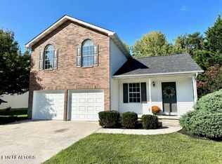 6925 Yellow Oak Ln, Knoxville, TN 37931