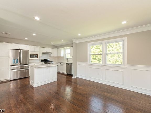 3rd image of 52 Galloping Hill Rd