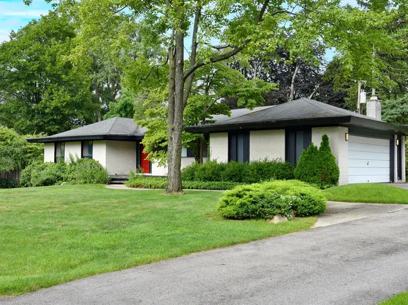 6994 Sandalwood Dr, Bloomfield Hills, MI 48301