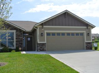 5617 Chimney Rocks, Lawrence, KS 66049