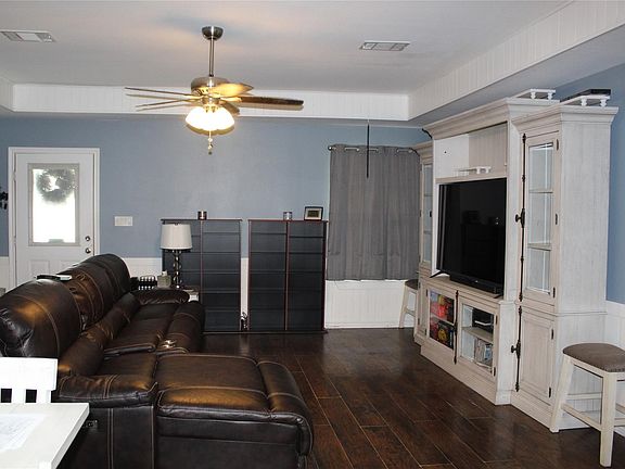 4th image of 402 Cleveland St