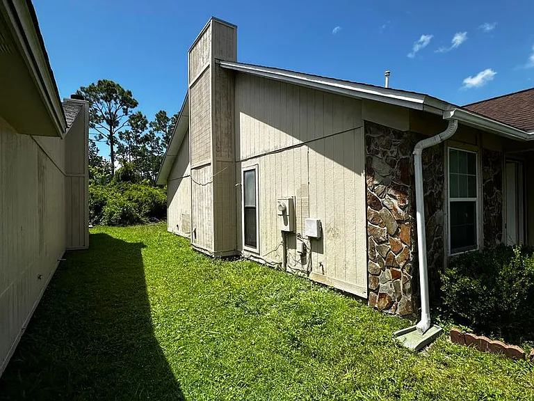 126 Kristine Blvd — Photo 35