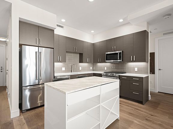 4th image of 222 West Ave Unit 2012