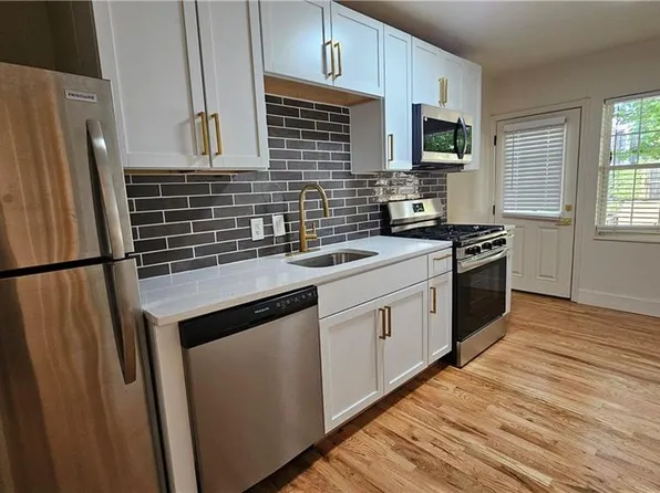 1207 W 45th St APT 2W, Kansas City, MO 64111