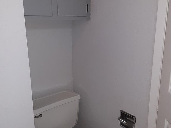 3rd image of 306 Brentwood Dr E