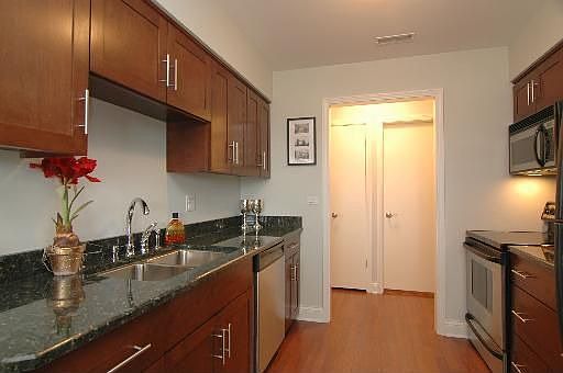 4th image of 701 Lake Hinsdale Dr APT 511