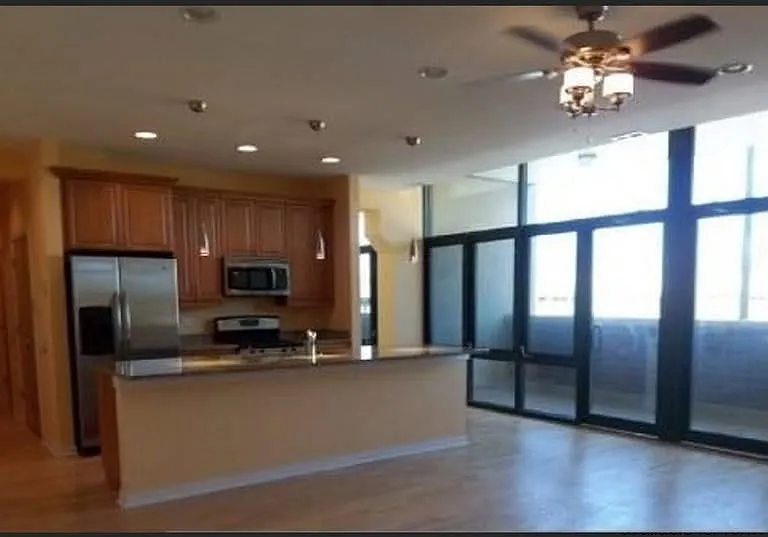 3946 N Ravenswood Ave #303 — Photo 2