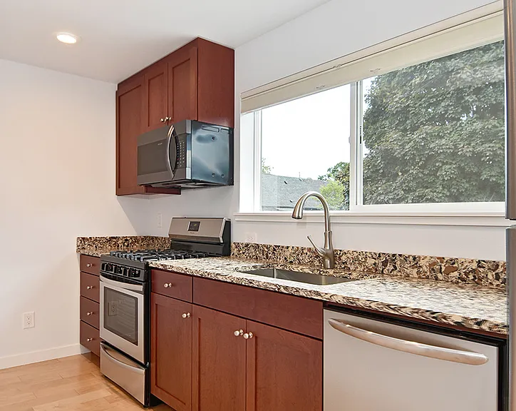 713B 27th Ave — Photo 8