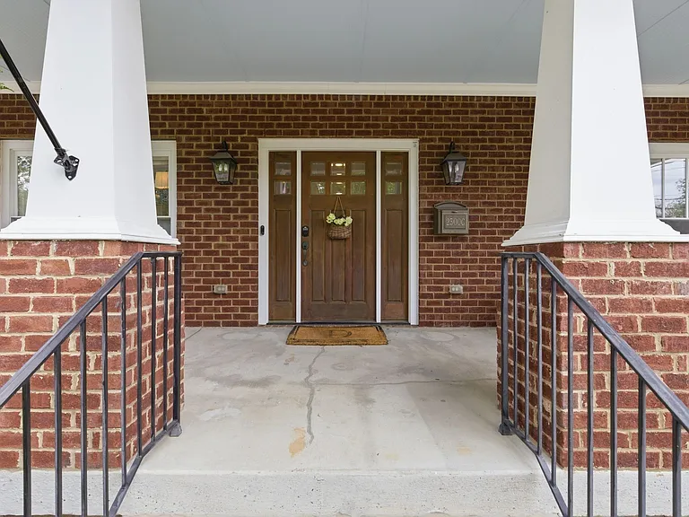 2500C W Linden Ave — Photo 4