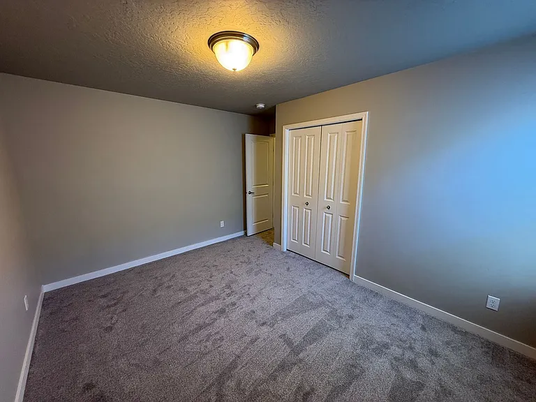 2839 E Apricot Dr — Photo 17