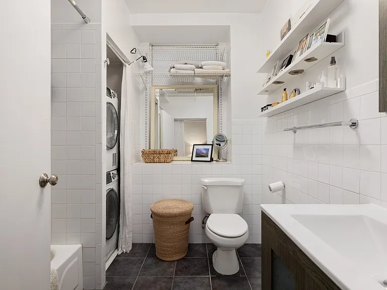 215 W 29th St #2 — Photo 7